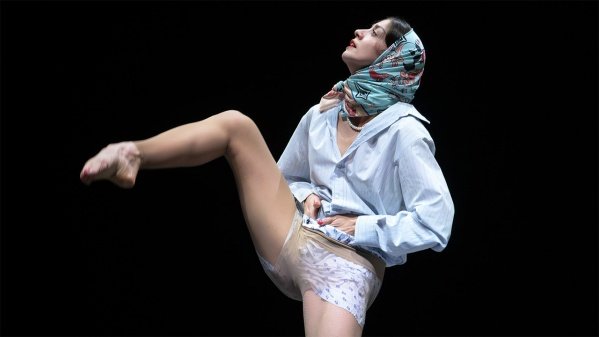 Aterballetto no MAM: MicroDanze. Além dos limites do palco